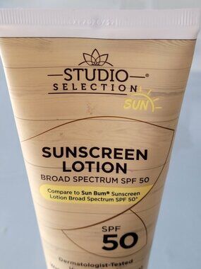 Studio Selection Sun Sunscreen Lotion SPF 50 Banana Scent 6oz Exp 12/26